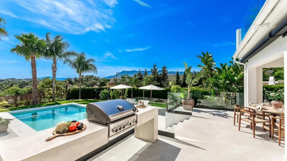 Sale of independent chalet in Calle los Limoneros, Marbella
photo 4