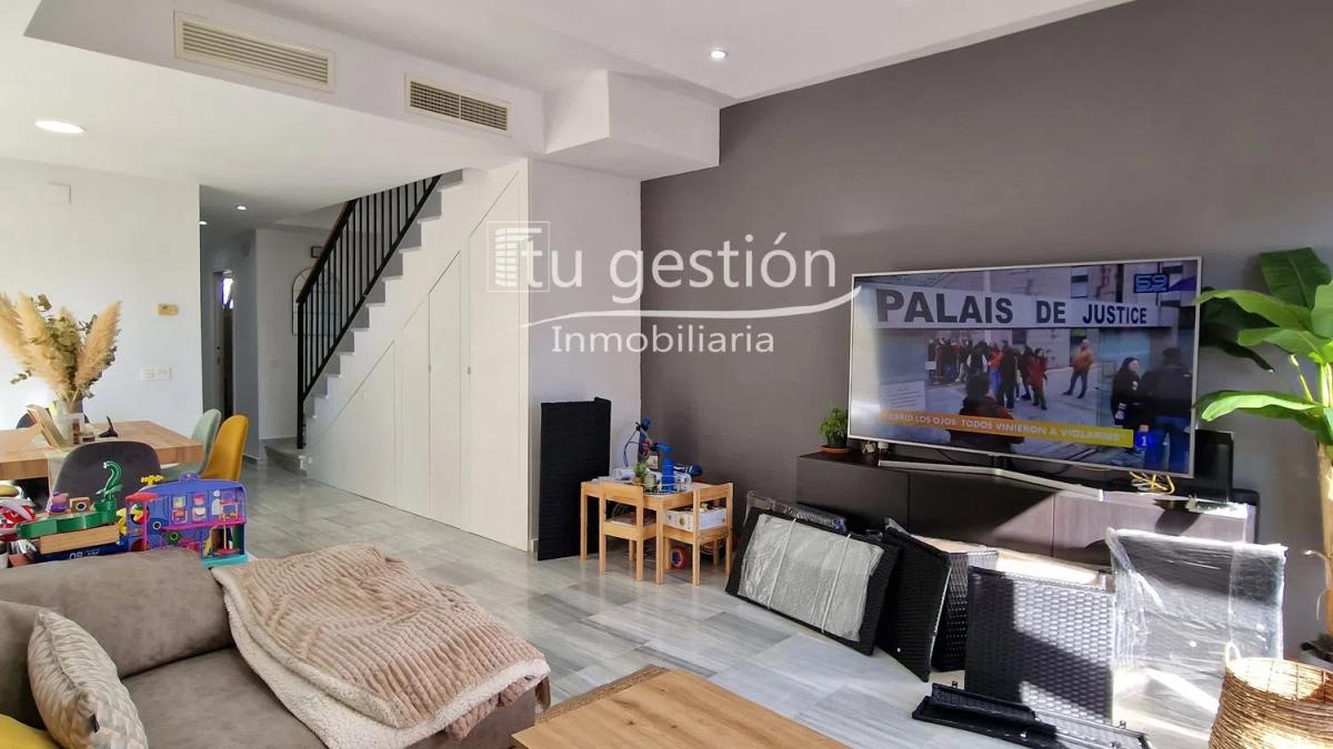 Sale of independent chalet in Calle Pueblo Andaluz, Alhaurín el Grande
photo 2