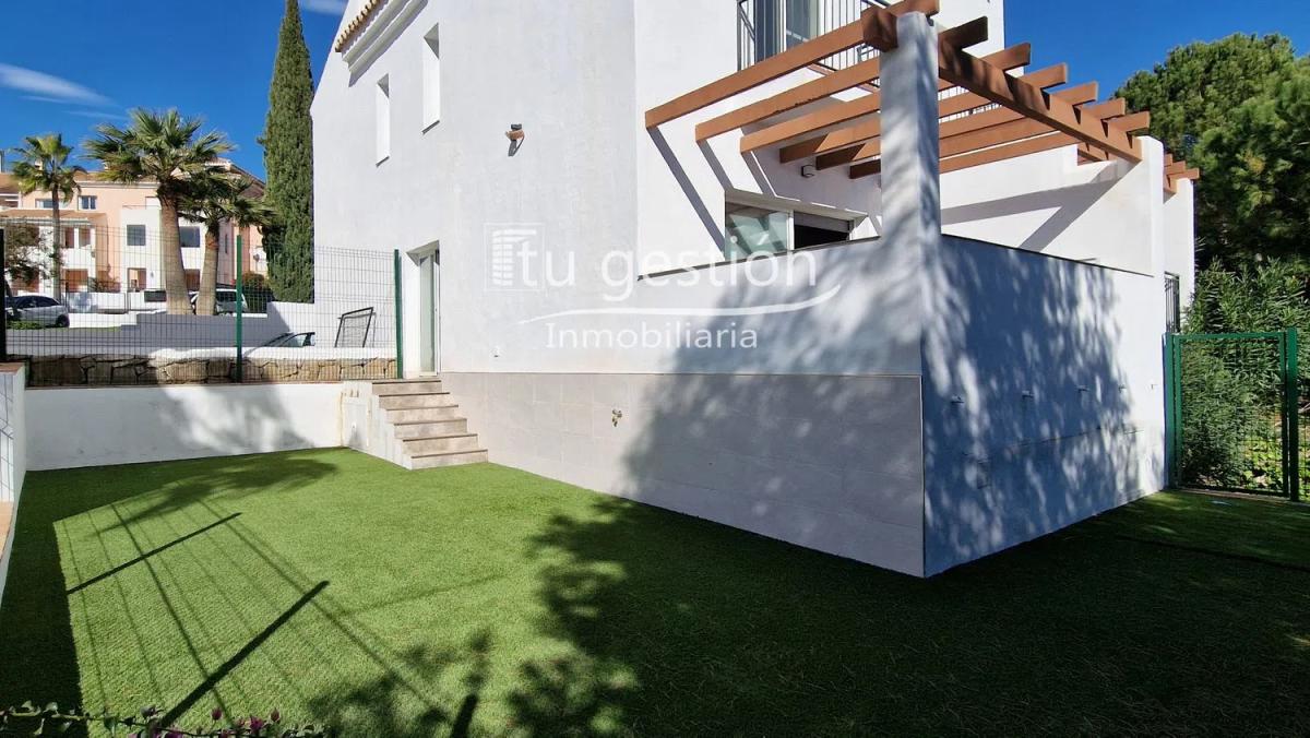 Sale of independent chalet in Calle Pueblo Andaluz, Alhaurín el Grande
photo 3