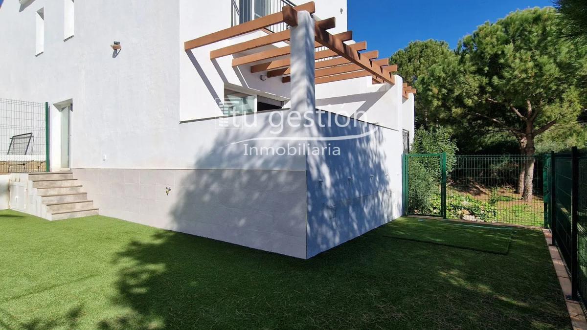 Sale of independent chalet in Calle Pueblo Andaluz, Alhaurín el Grande
photo 4
