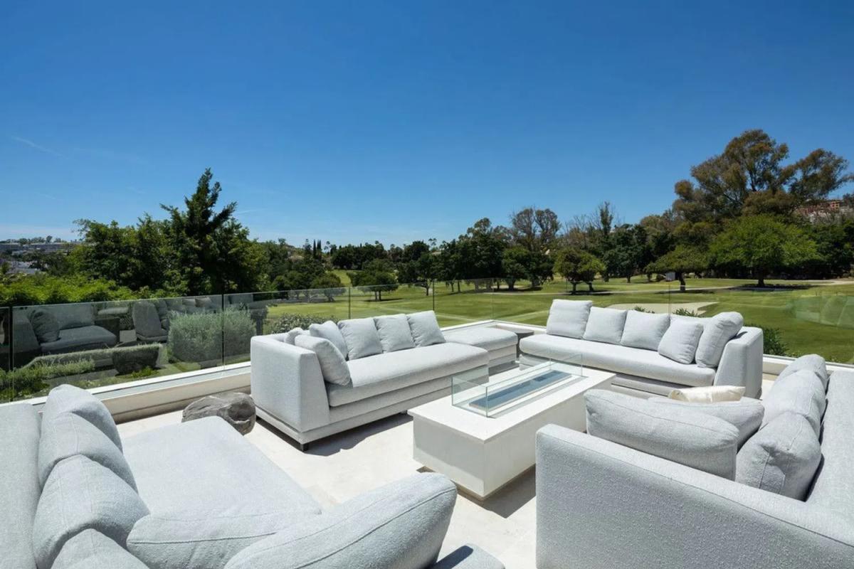 Venta de chalet independiente en Calle Auriga, Marbella
photo 2