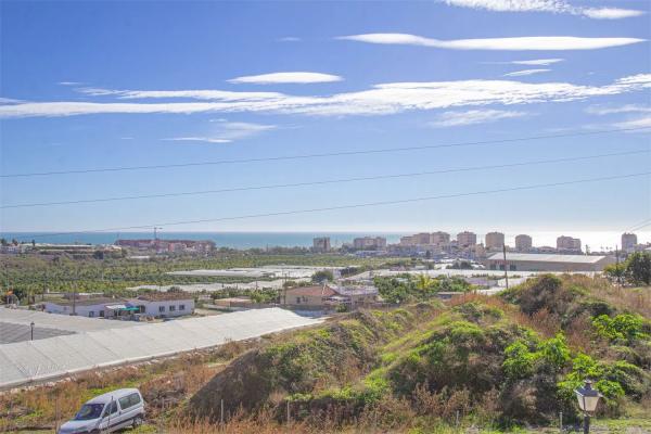 Коттедж на продажу в Urbanización Amberes, 2 -58, Torrox thumbnail 1