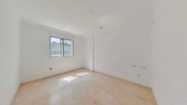Piso en venta en  Barrio Rio Real, Marbella photo 4