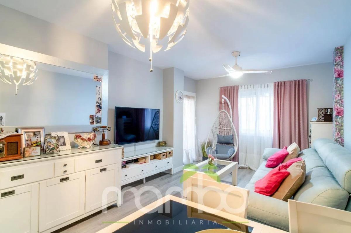 Sale of apartment in Calle Alfredo Krauss, Vélez-Málaga
photo 1