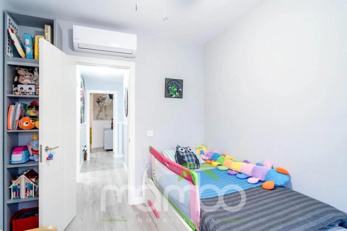 Sale of apartment in Calle Alfredo Krauss, Vélez-Málaga
photo 4