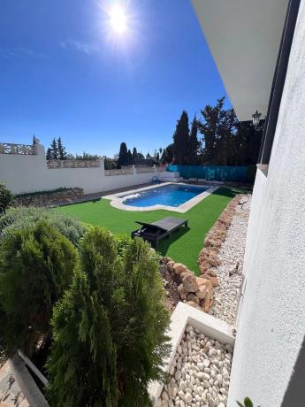 Chalet independiente en venta en  Calle hungria s/n, Marbella photo 1
