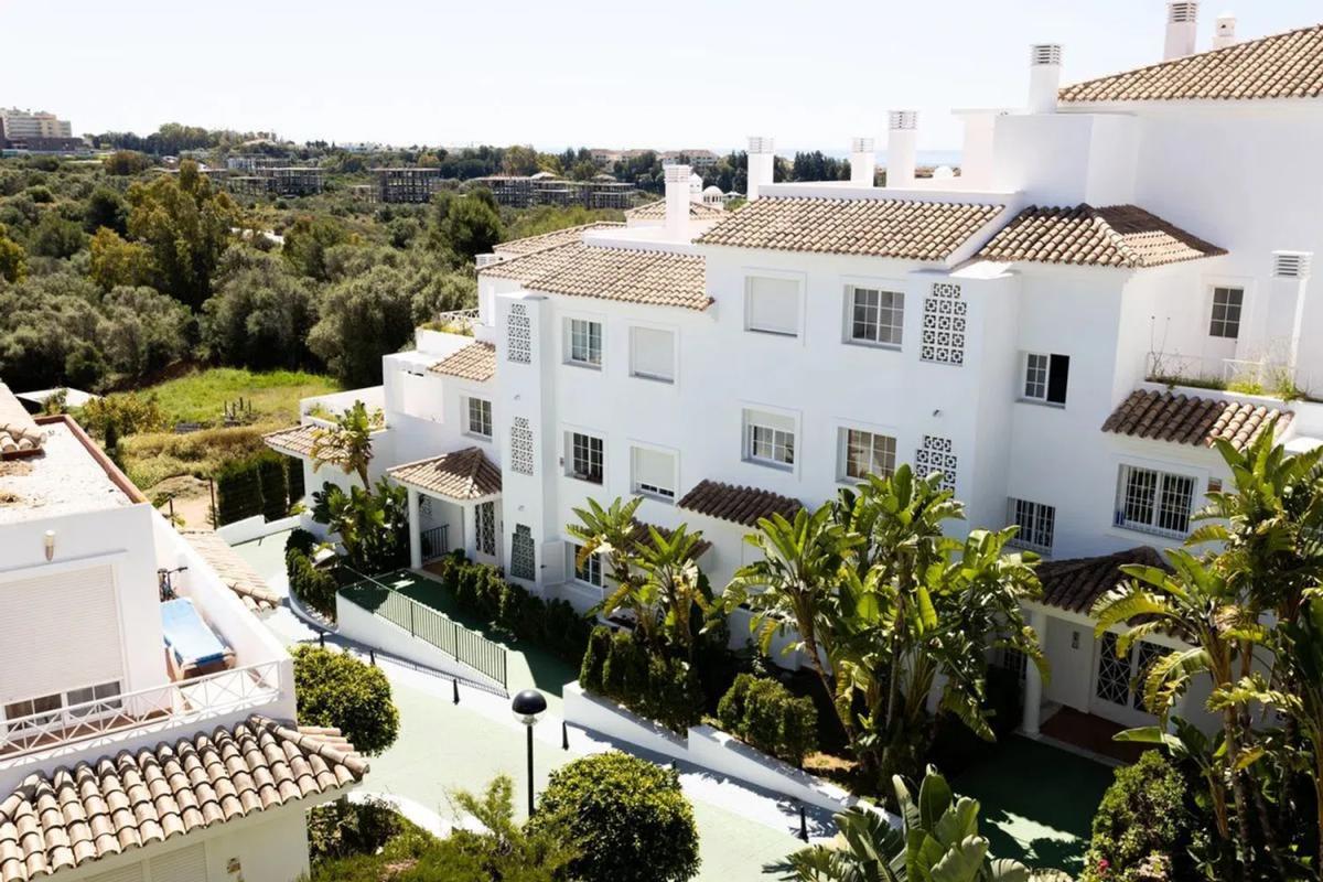 Venta de piso en Barrio Rio Real, Marbella
photo 1