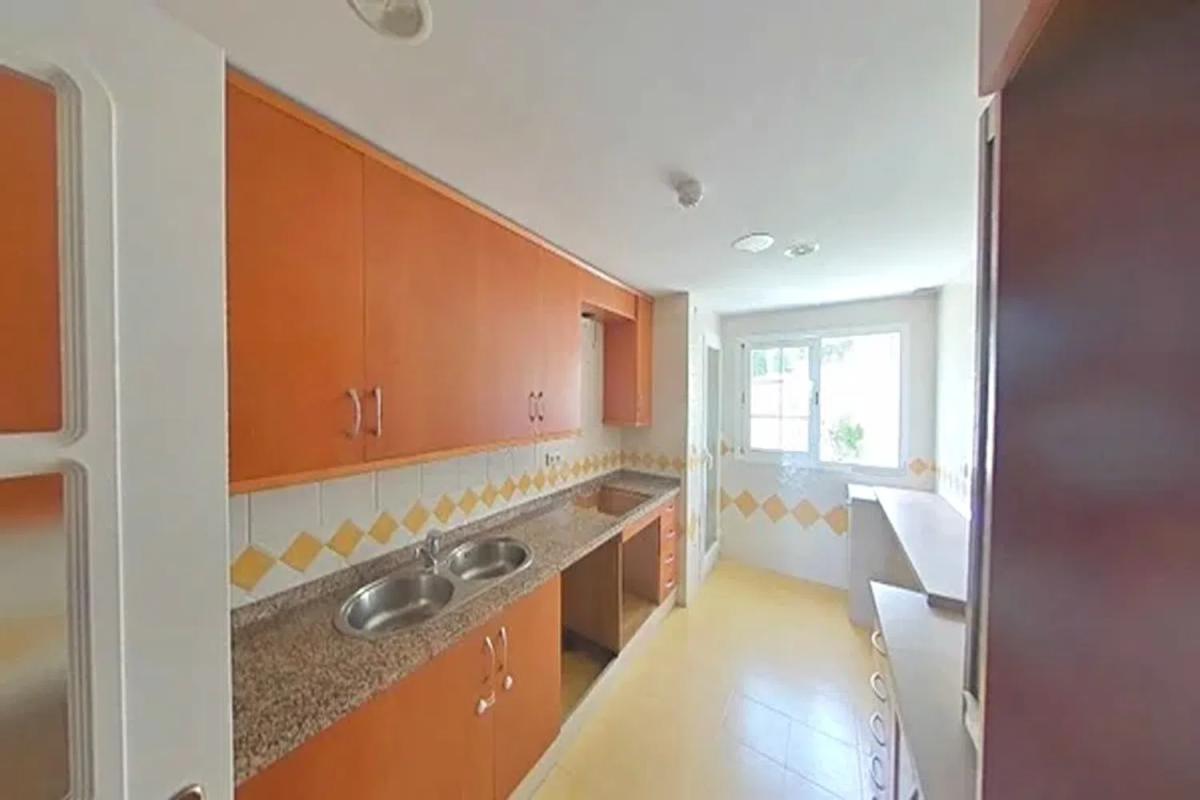 Venta de piso en Barrio Rio Real, Marbella
photo 3