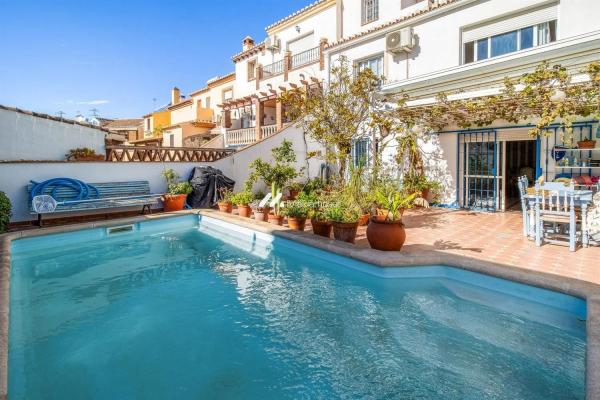 Wolnostojąca willa na sprzedaż w Calle Mirto, Nerja photo 1
