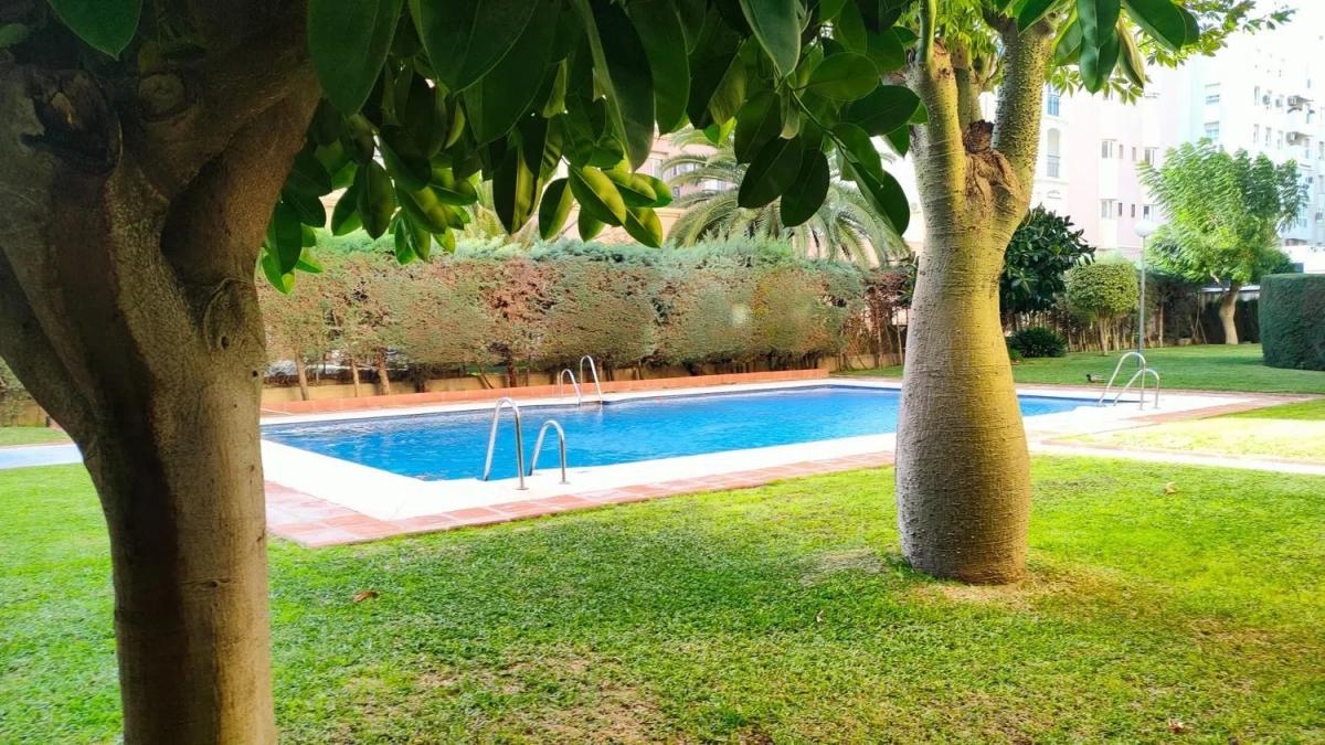 Venta de piso en Calle rio bergantes, Torremolinos
photo 1
