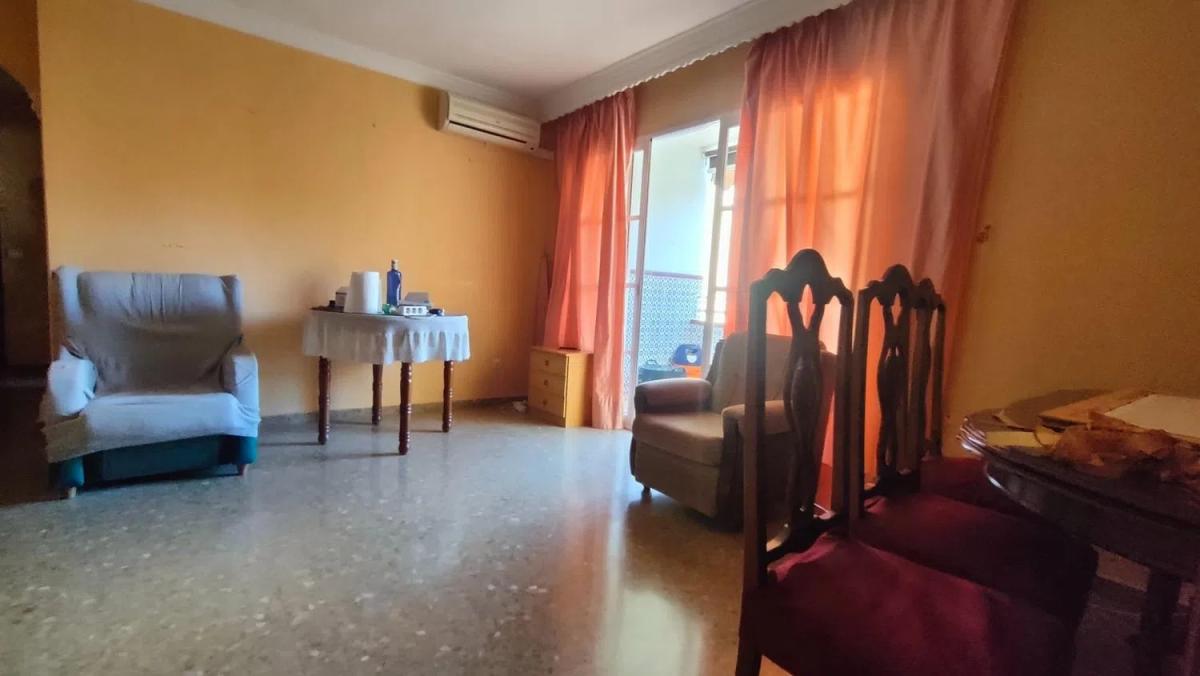 Venta de piso en Calle rio bergantes, Torremolinos
photo 2