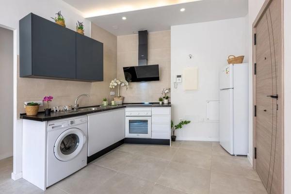 Piso en venta en Barrio Las Flores, Mijas thumbnail 1