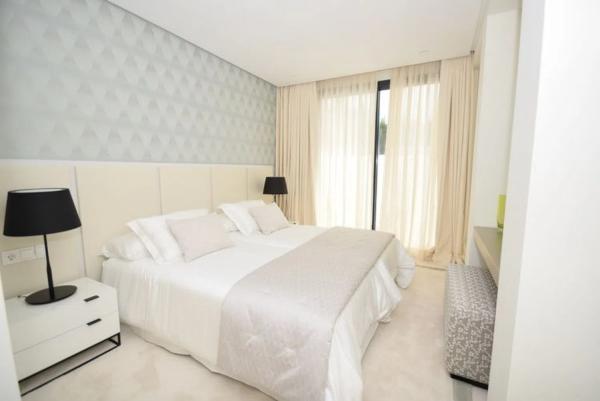 Chalet independiente en venta en Nva Andaluc, Nueva Andalucía, Marbella thumbnail 2
