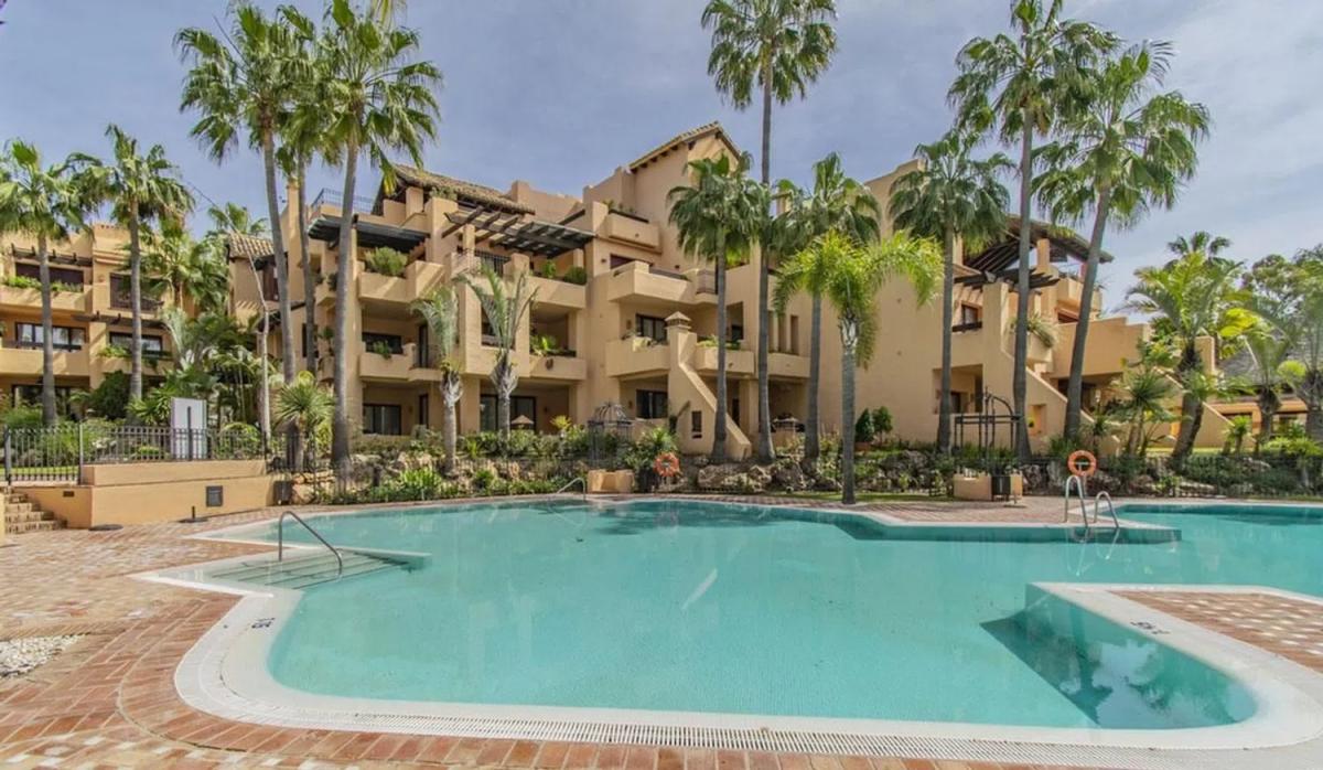 Venta de piso en Avenida del Mediterráneo, 11, Marbella
photo 1