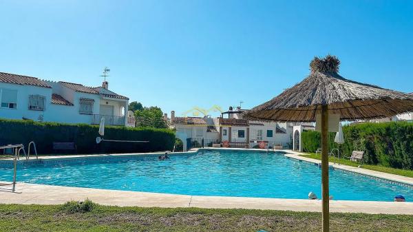 Wolnostojąca willa na sprzedaż w Plaza Square del ruiseñor, Nerja photo 1