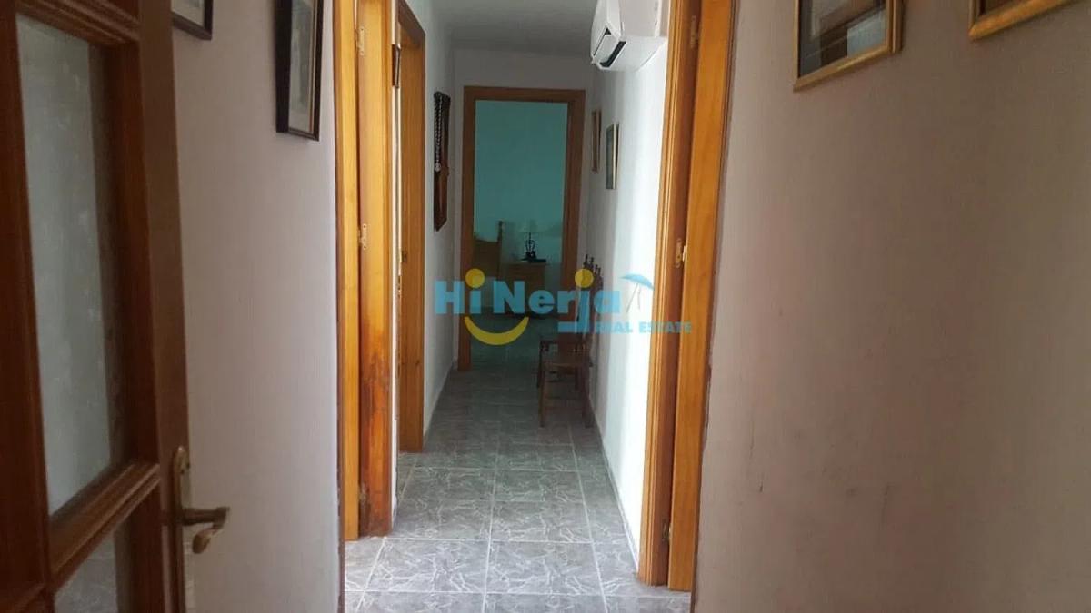 Sprzedaż niezależnego domku jednorodzinnego w  Avda Pescia - Ctra de Frigiliana, Nerja photo 3