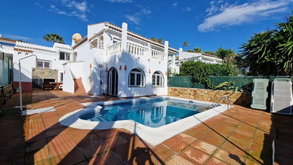 Sale of independent chalet in Urbanización Brisas I, Manilva
photo 1