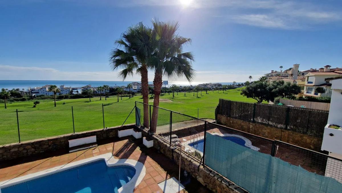 Sale of independent chalet in Urbanización Brisas I, Manilva
photo 2