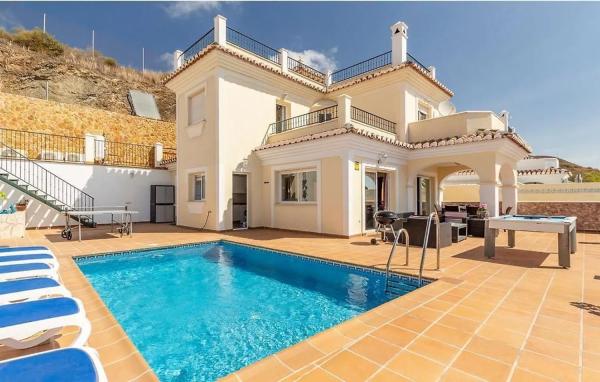 Коттедж на продажу в Calle Platero, Torrox photo 1