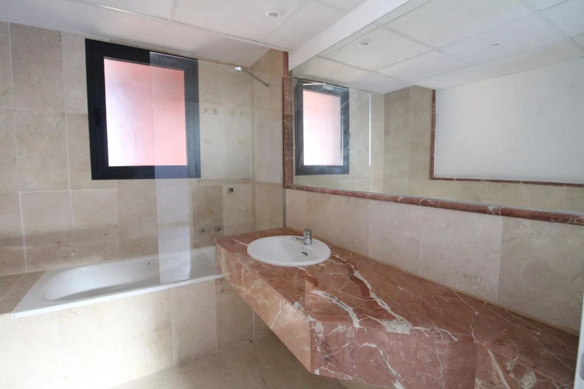 Venta de piso en Barrio Sitio de Calahonda, Mijas
 photo 5