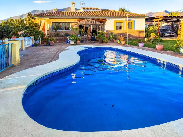 Chalet independiente en venta en Via Sector P, 42 -2, Mijas photo 1