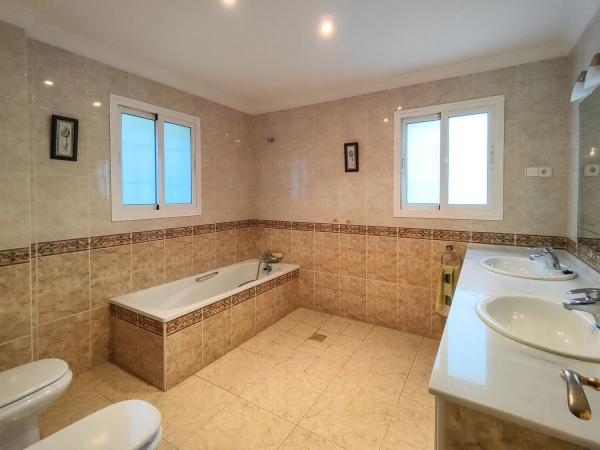 Chalet independiente en venta en  Via Sector P, 42 -2, Mijas photo 4