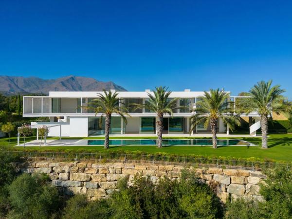 Коттедж на продажу в Casares Golf - Casares del Sol, Касарес photo 1