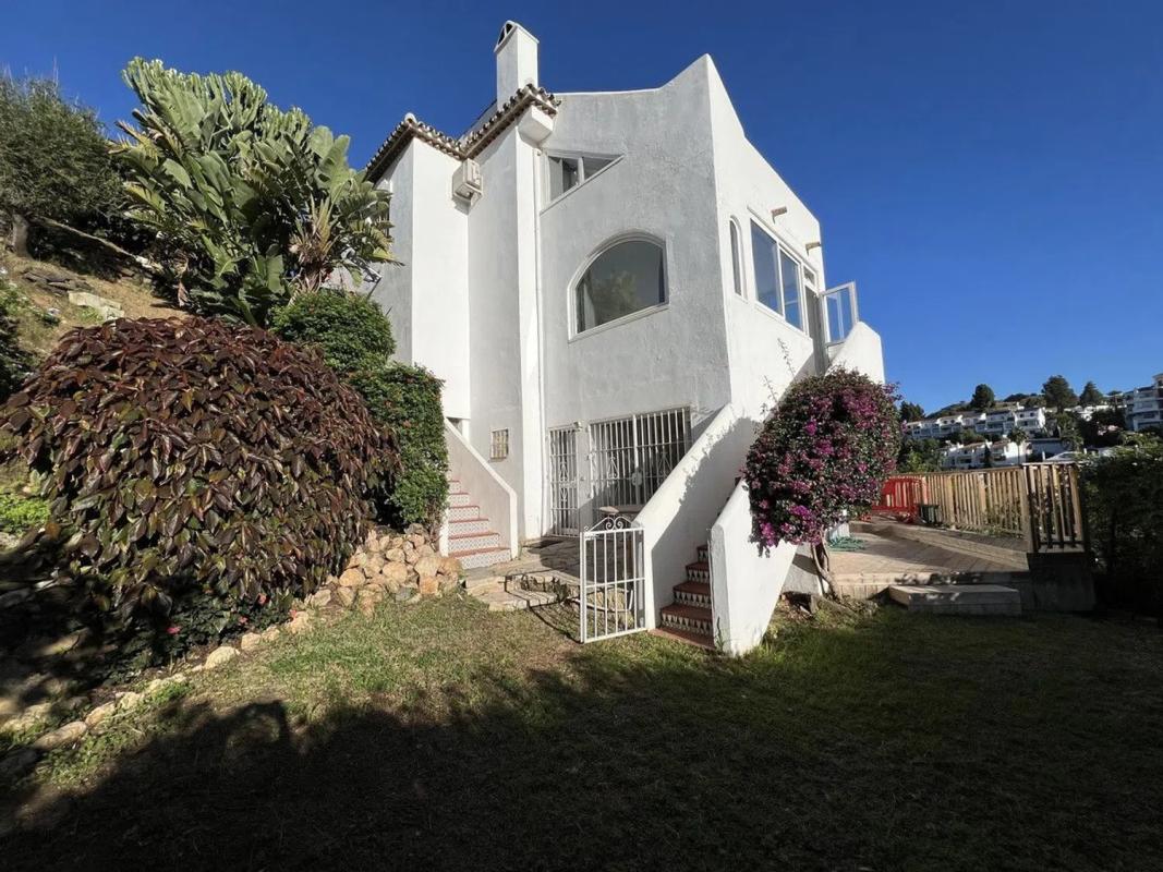 Sprzedaż niezależnego domku jednorodzinnego w  Calle Cordoba, Mijas photo 2