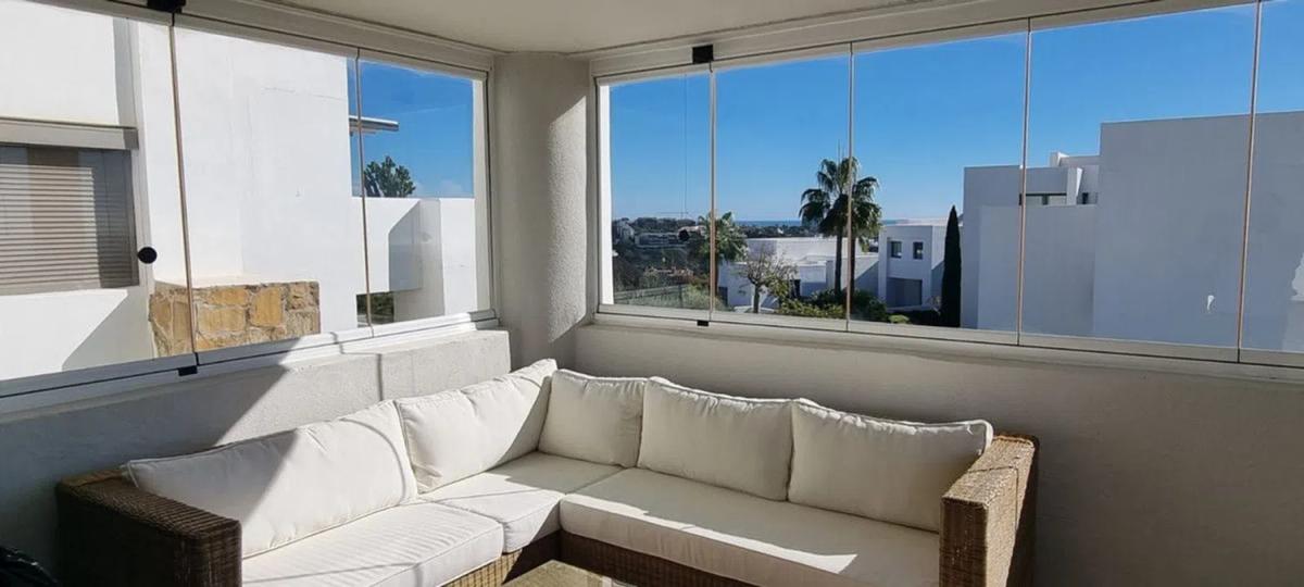 Venta de piso en Calle Greta Garbo, Benahavís
photo 2