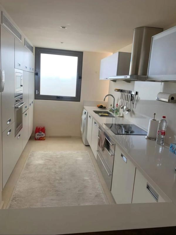 Venta de piso en Calle Greta Garbo, Benahavís
photo 3