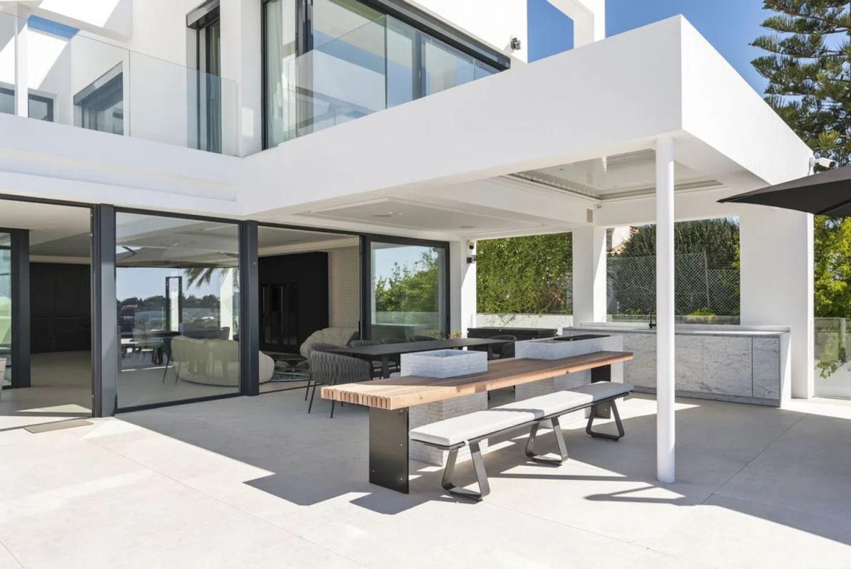 Sale of independent chalet in Calle Sauce, Benahavís
photo 3