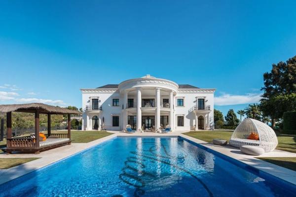 Chalet independiente en venta en Barrio Hacienda Las Chapas, Marbella photo 1