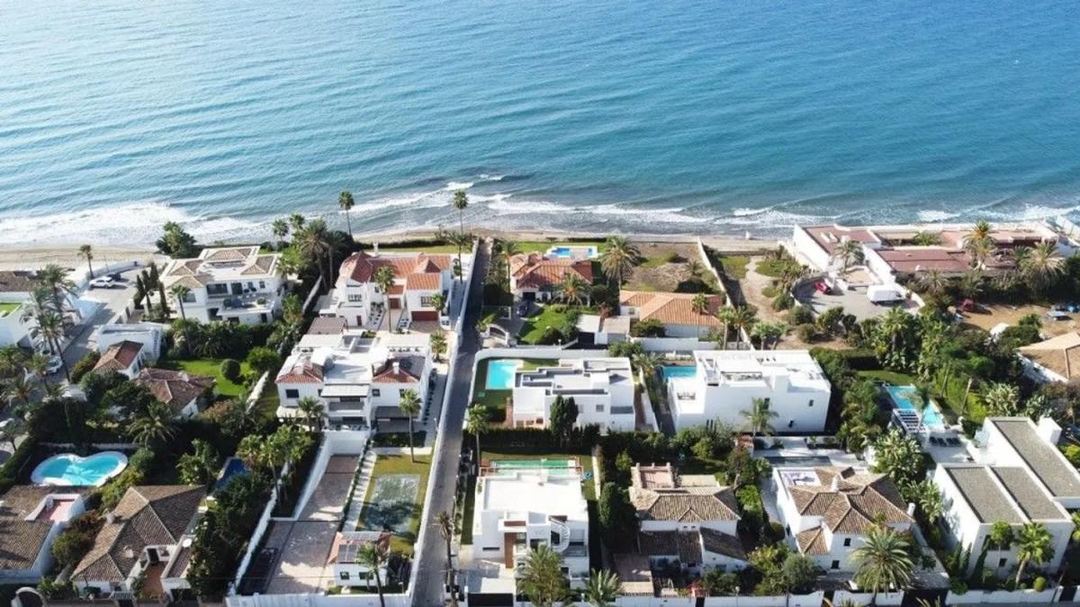 Venta de chalet independiente en Barrio Marbesa, Marbella
photo 1