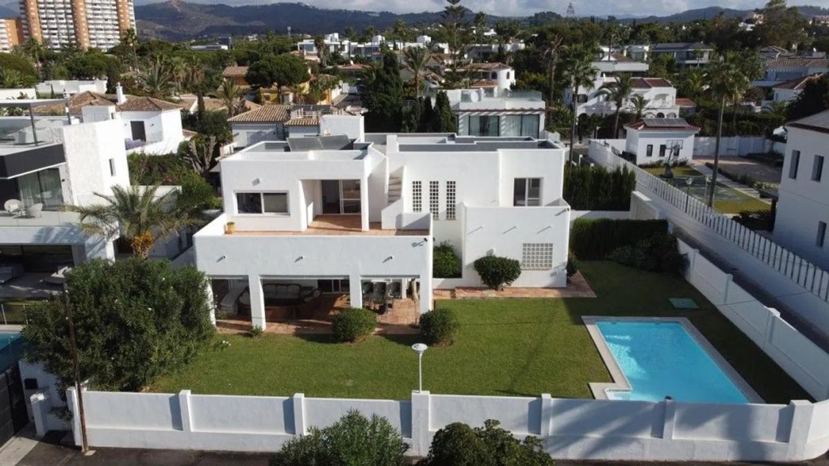 Venta de chalet independiente en Barrio Marbesa, Marbella
photo 2