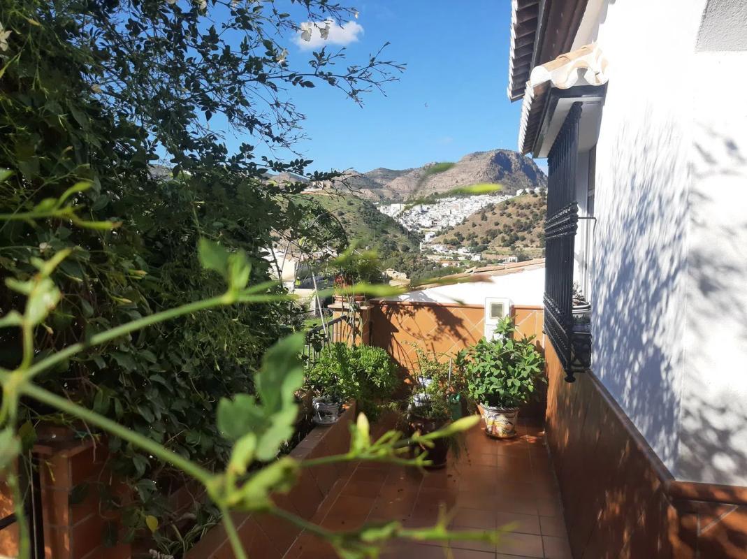 Chalet adosado en calle Cerro, Alora
photo 1