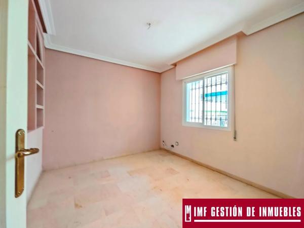 Wolnostojąca willa na sprzedaż w  Avenida del Sol, 72, Torre del Mar photo 4