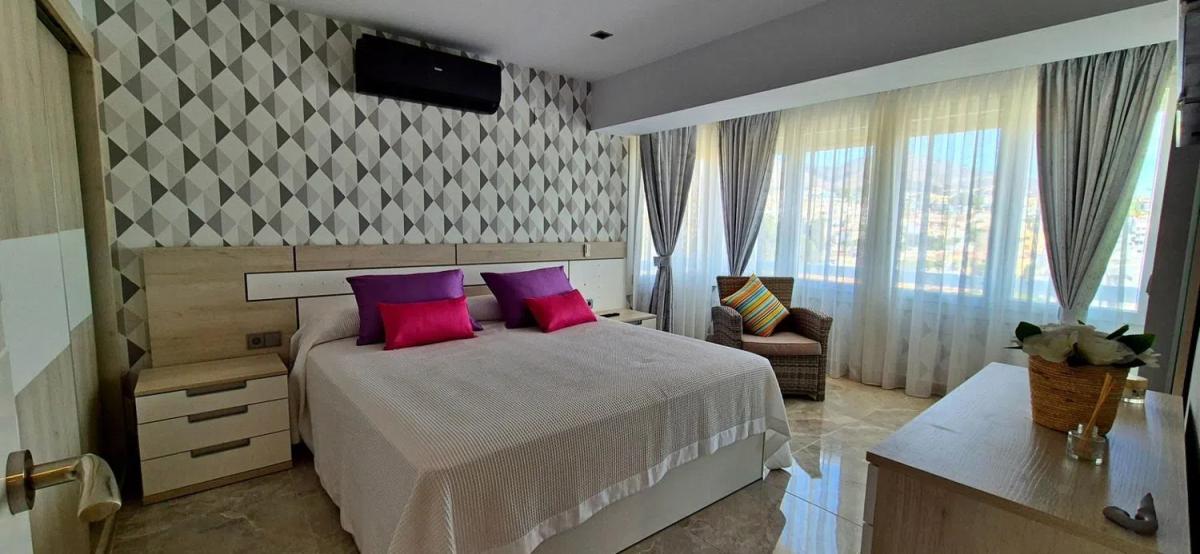 Penthouse sale in La Carihuela - Los Nidos, Torremolinos photo 4