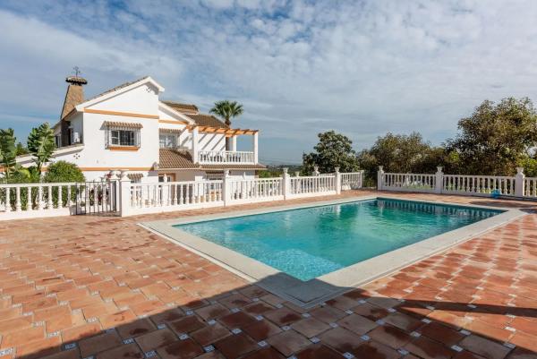 Chalet independiente en venta en  El Romeral-Peñón de Zapata, Alhaurín de la Torre photo 1