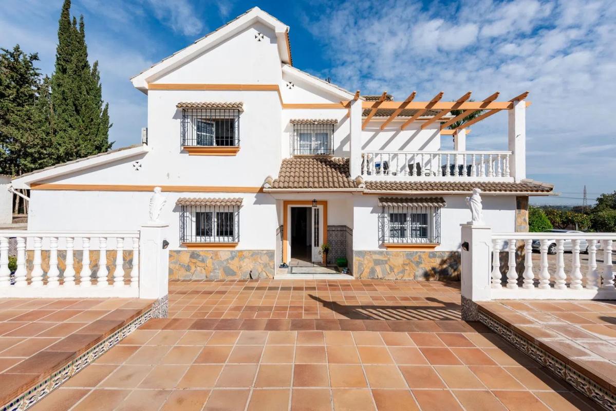 Sale of independent chalet in El Romeral-Peñón de Zapata, Alhaurín de la Torre
photo 2