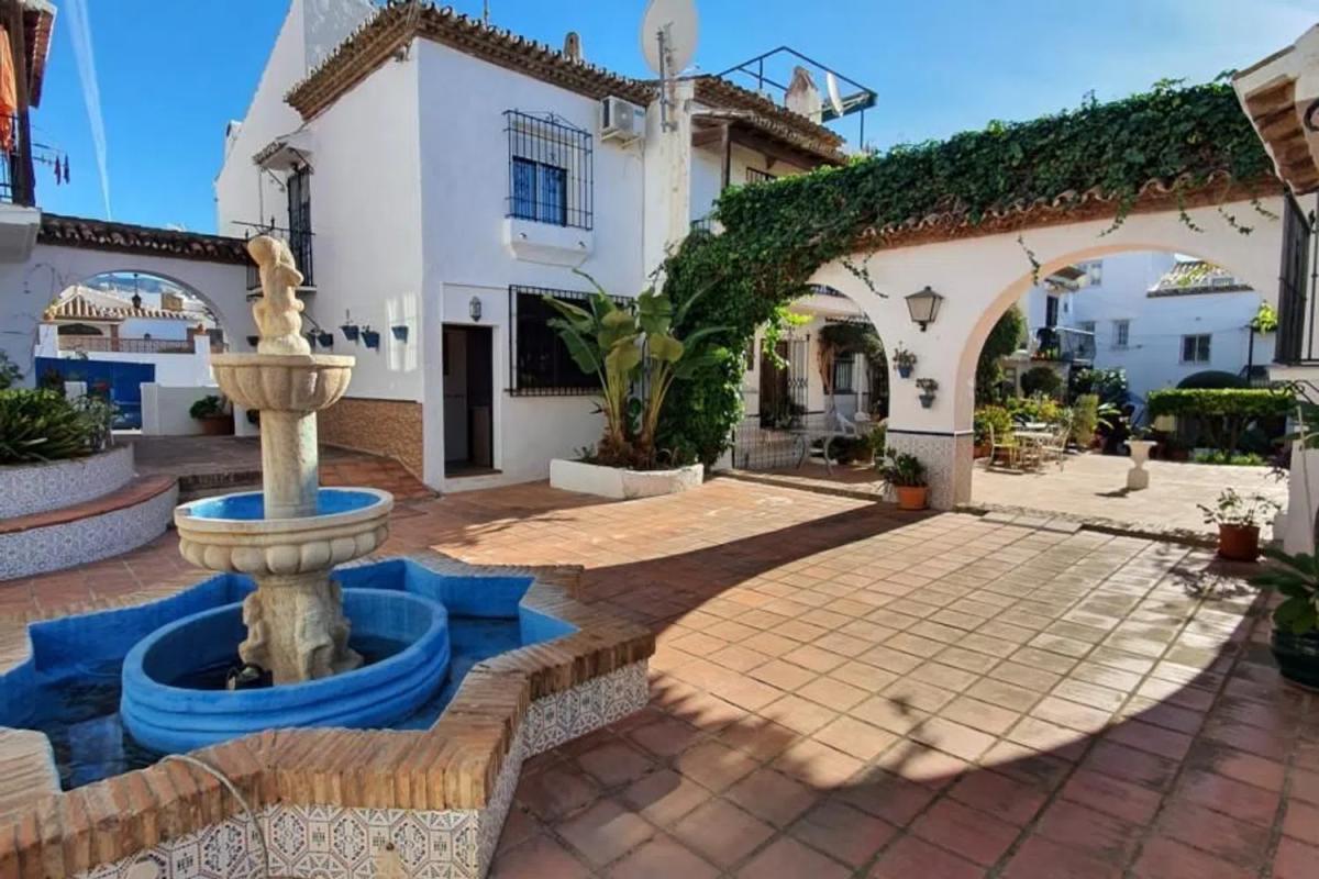 Sprzedaż niezależnego domku jednorodzinnego w Calle Andalucía, Nerja photo 1