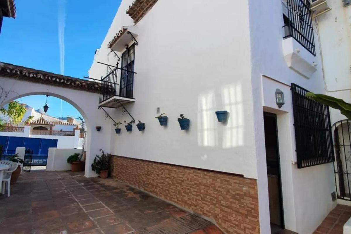 Sprzedaż niezależnego domku jednorodzinnego w Calle Andalucía, Nerja photo 2