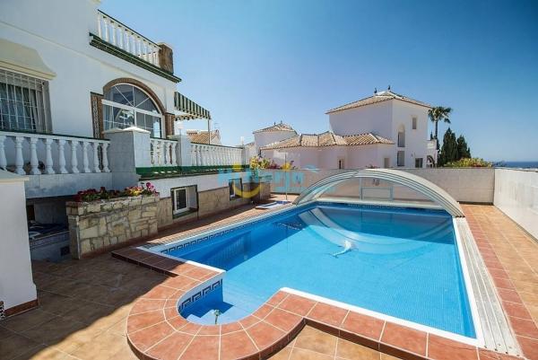 Wolnostojąca willa na sprzedaż w  Avda Pescia - Ctra de Frigiliana, Nerja photo 1