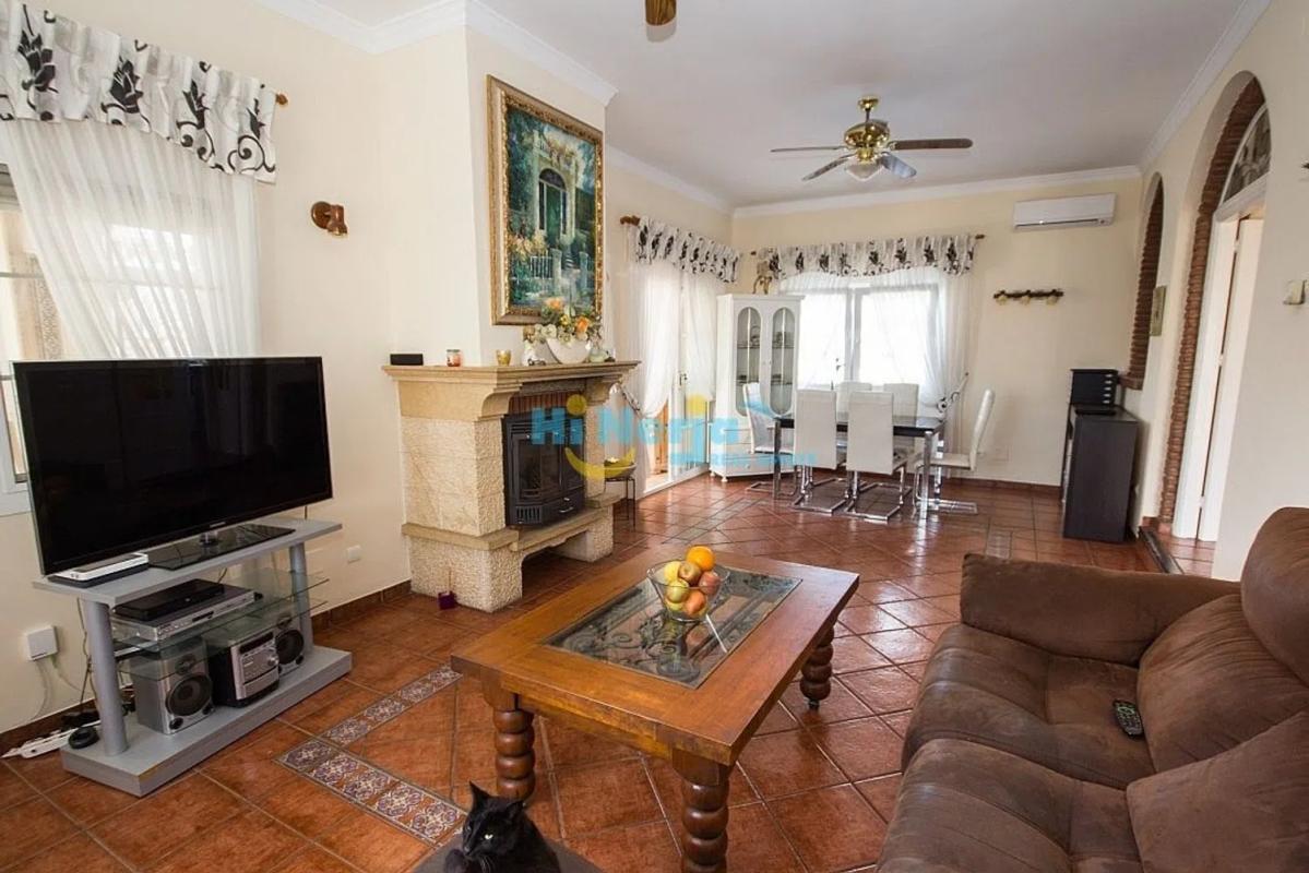 Sprzedaż niezależnego domku jednorodzinnego w  Avda Pescia - Ctra de Frigiliana, Nerja photo 3