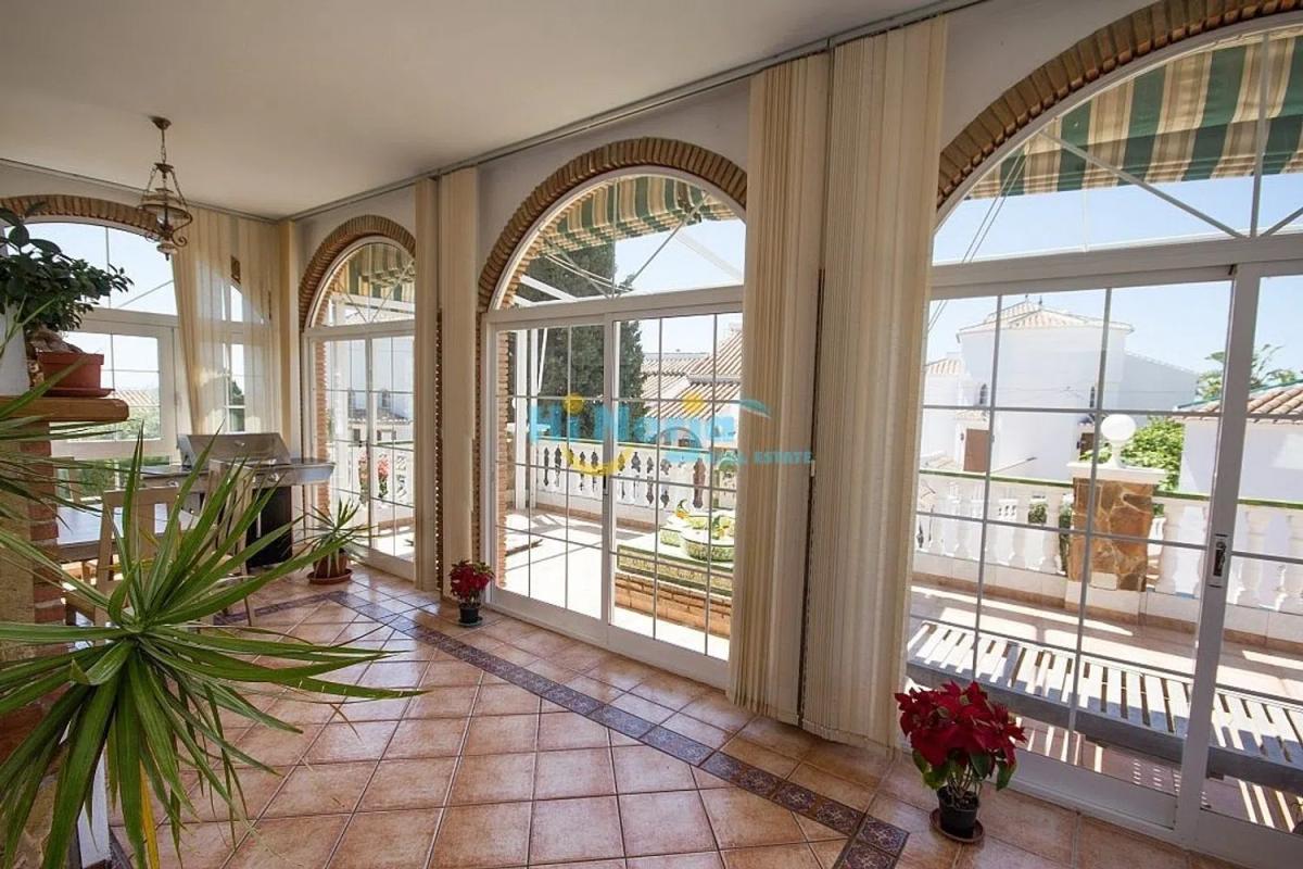 Sprzedaż niezależnego domku jednorodzinnego w  Avda Pescia - Ctra de Frigiliana, Nerja photo 4
