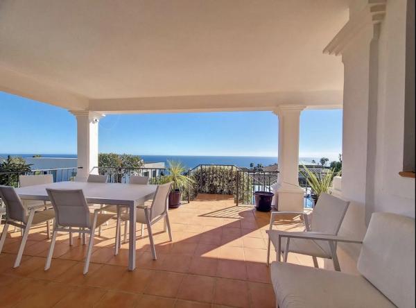 Detached villa for sale in San Luis de Sabinillas, Manilva photo 1