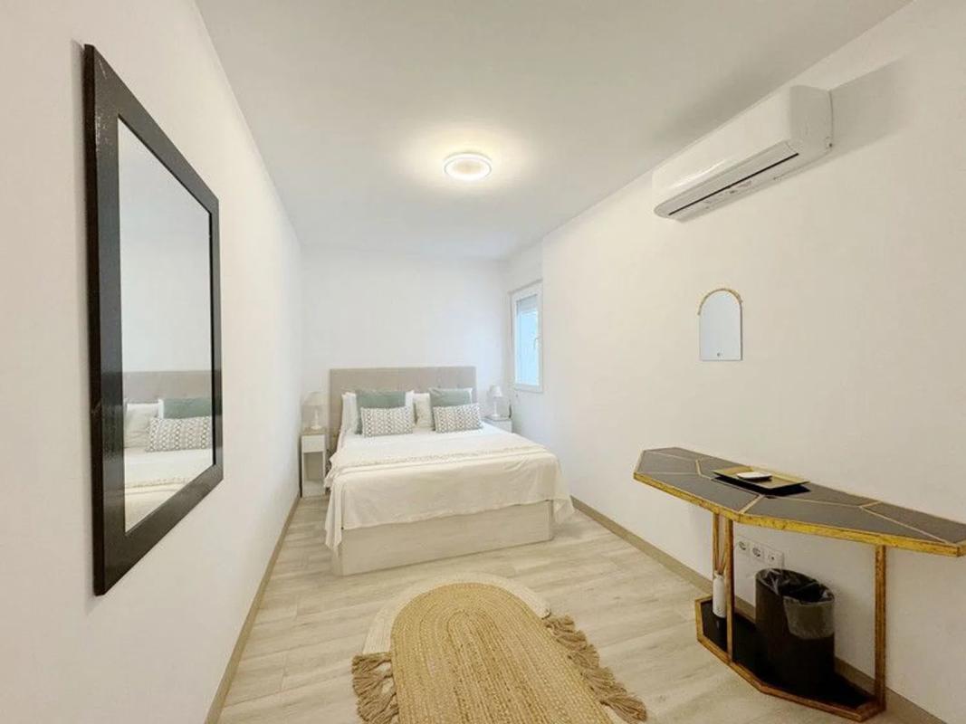 Venta de piso en Avenida Virgen del Rocío, Marbella
 photo 3