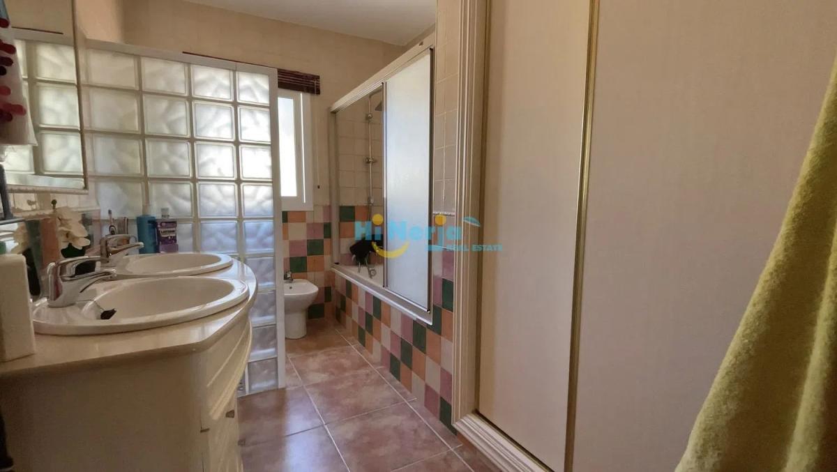 Venta de chalet independiente en Avda Pescia - Ctra de Frigiliana, Nerja
photo 3
