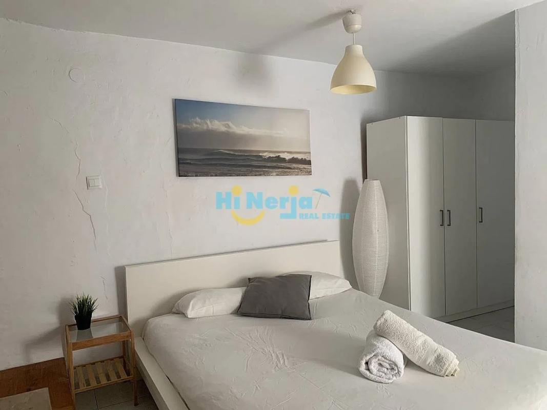 Sprzedaż niezależnego domku jednorodzinnego w Avda Pescia - Ctra de Frigiliana, Nerja photo 2
