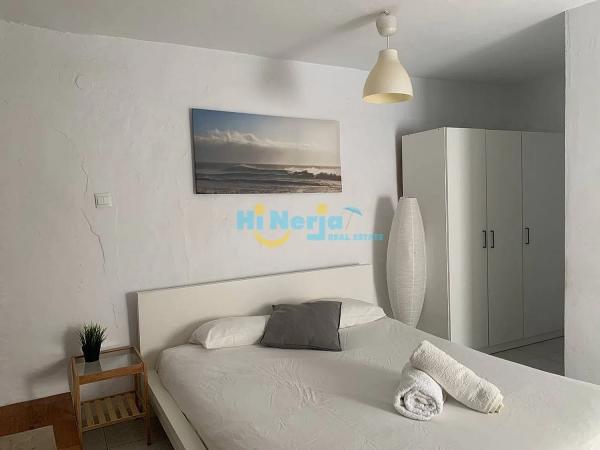 Chalet independiente en venta en Avda Pescia - Ctra de Frigiliana, Nerja thumbnail 1