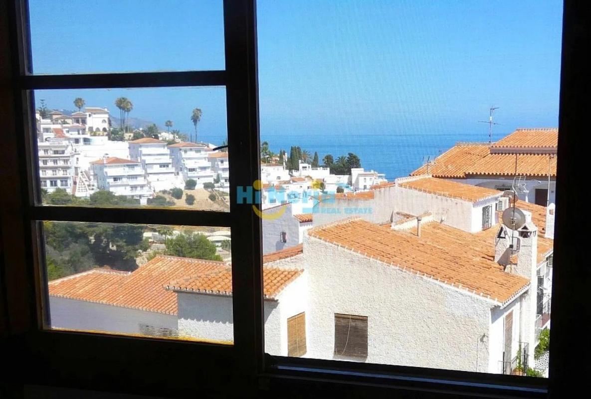 Venta de piso en Avda Pescia - Ctra de Frigiliana, Nerja
photo 3